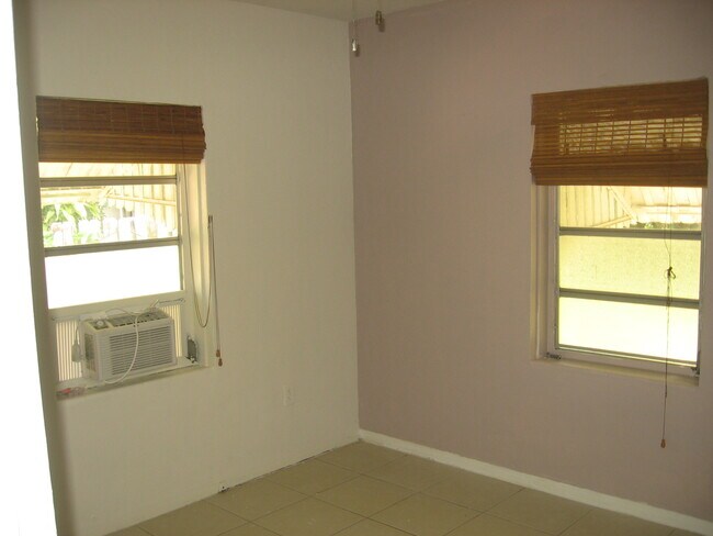 Foto del edificio - 11205 NE 10th Ave