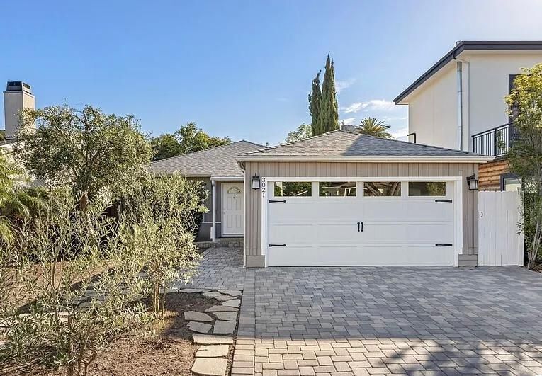 Foto principal - 3021 Kelton Ave