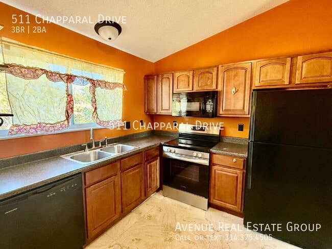 Building Photo - 511 Chapparal Dr