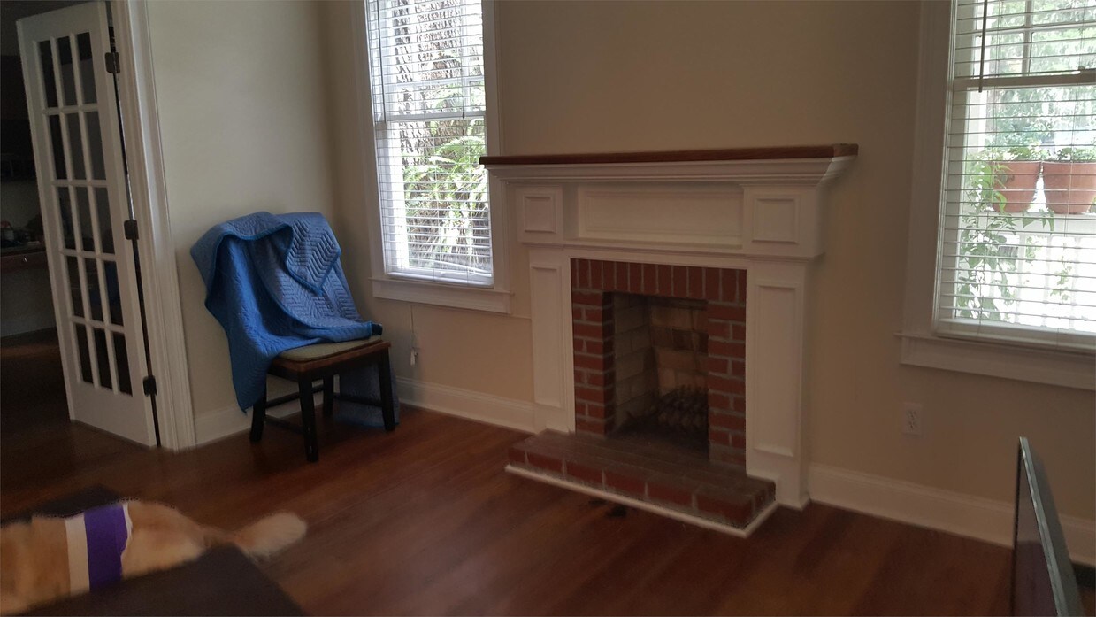 Building Photo - 18 Estey St