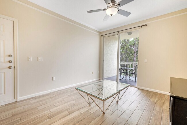 Foto del edificio - 2310 Myrtlewood Cir E