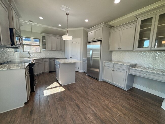 Building Photo - GORGEOUS TIBURON BEAUTY