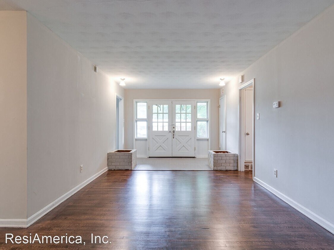 Foto principal - 10172 Forestwood Ln