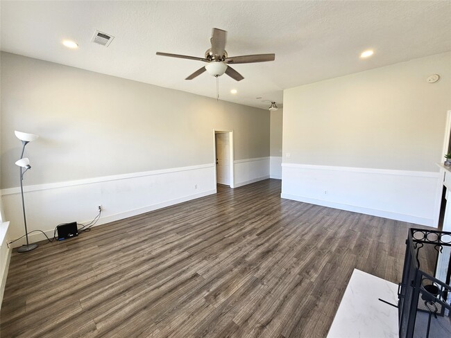 Building Photo - 19734 Glenfinch Ln