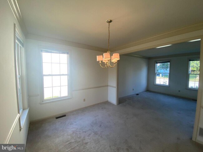 Building Photo - 519 Larkins Bridge Dr