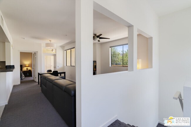 Foto del edificio - 870 E Palm Canyon Dr
