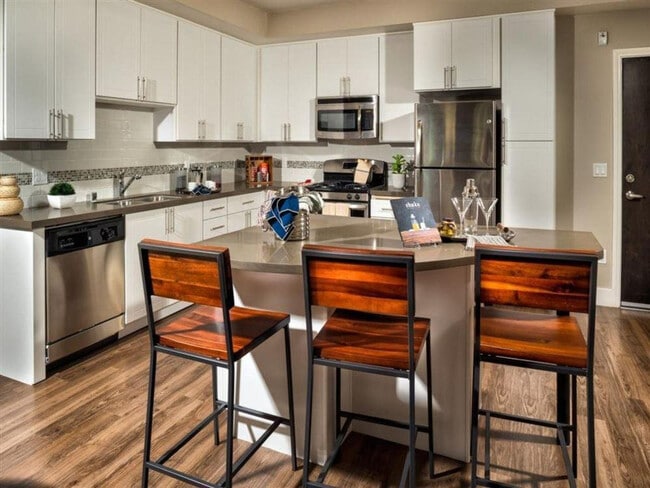 Building Photo - 4855 Ariva Way