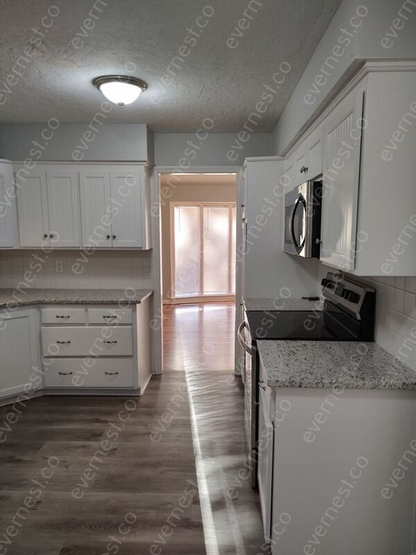 Building Photo - 916 Dorton Ln