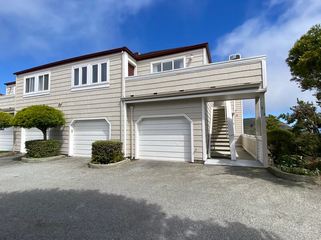 Primary Photo - 671 Pointe Pacific