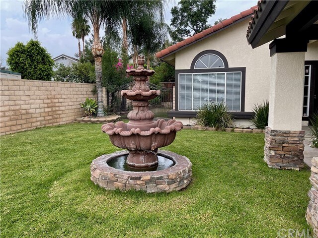 Building Photo - 13786 Tulare Ct