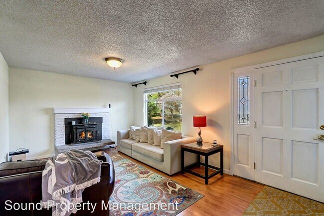 Building Photo - 4 br, 1 bath House - 5422 30th Ave SW