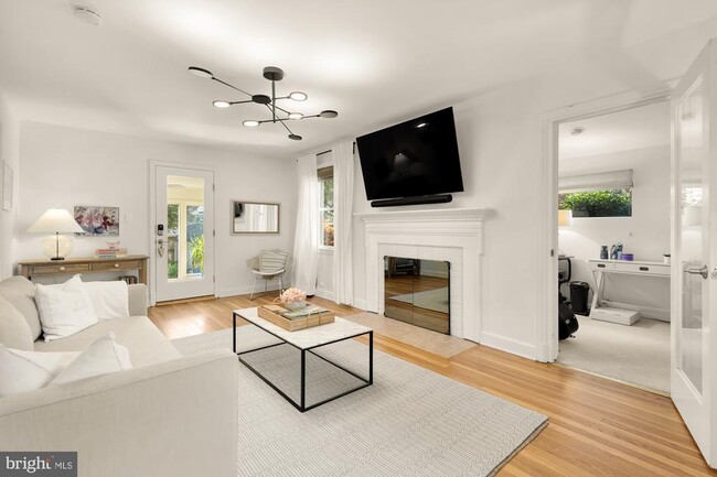 Foto del edificio - 8722 Milford Ave
