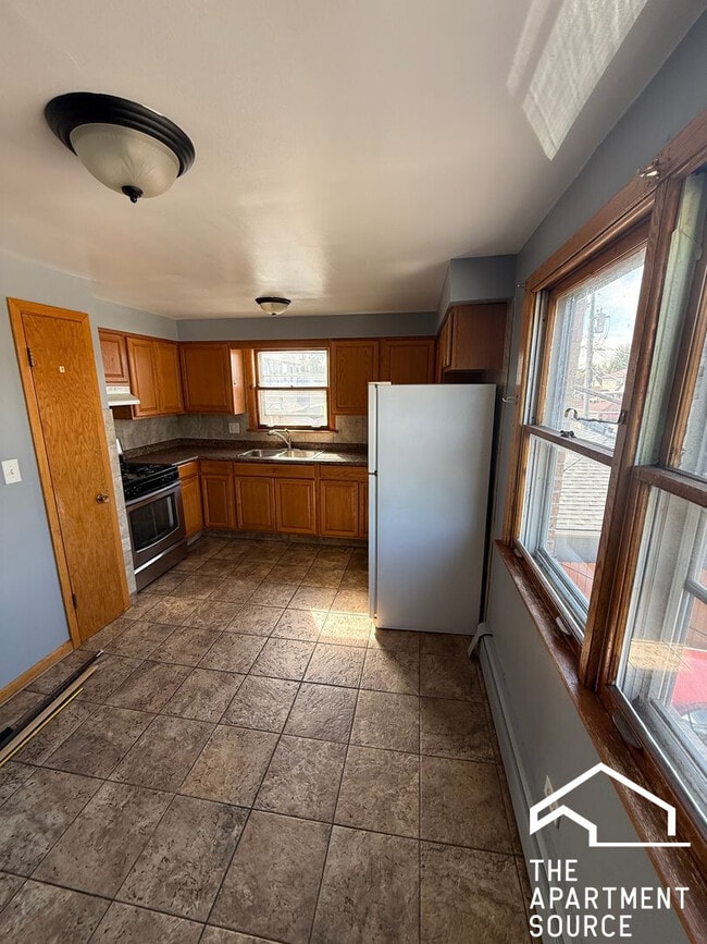 Building Photo - 3556 N Nagle Ave
