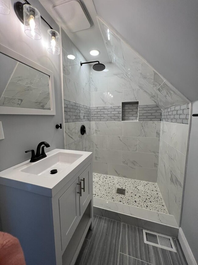 Foto del edificio - 3710 W Diversey Ave