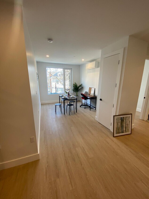 Foto principal - 1353 Brooklyn Ave