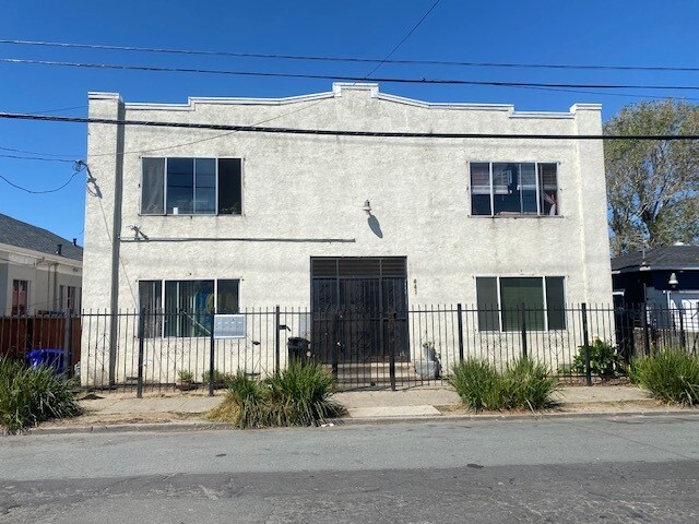 Building Photo - 435 3rd St