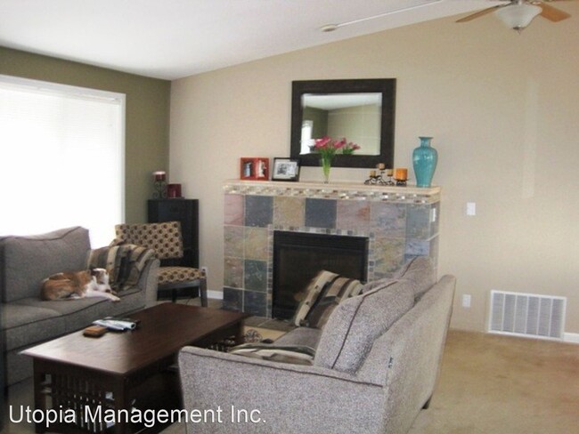 Foto del edificio - 4 br, 2 bath House - 1725 ELECTRIC AVE