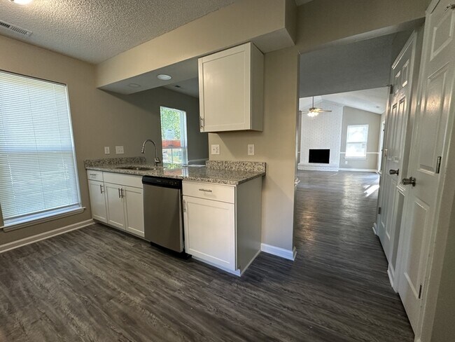 Foto del edificio - 6135 Sunbridge Ct