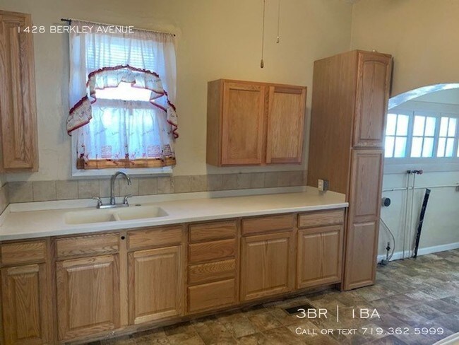 Building Photo - Charming 3 bedroom with bonus room in Pueblo!