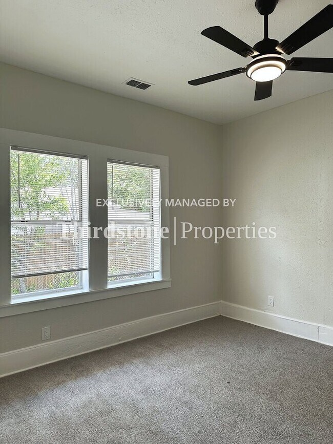 Foto del edificio - 137 W 18th St