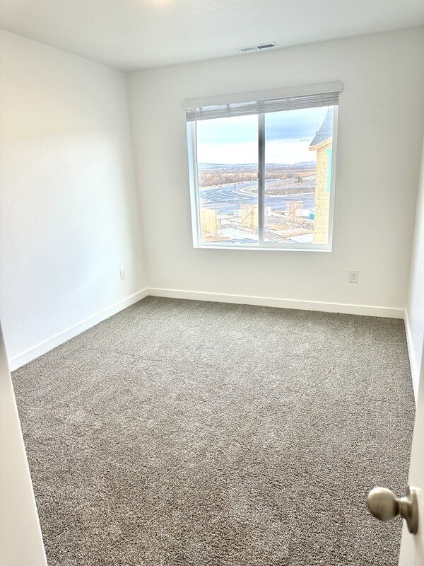Building Photo - 851 E Skiff Wy