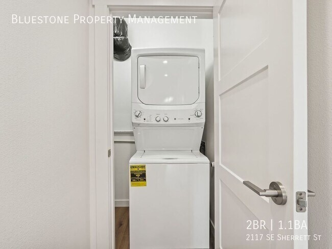 Foto del edificio - 2117 SE Sherrett St