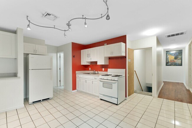 392-394 Crown Street - 392-394 Crown Street Apartment