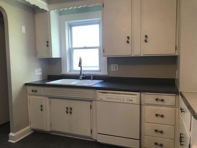 Foto del edificio - 4601 Bridgeview Avenue