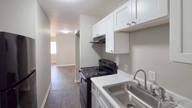 Foto del edificio - One Month Free! Classic 1 Bedroom Apartment in Historic Downtown College Park!