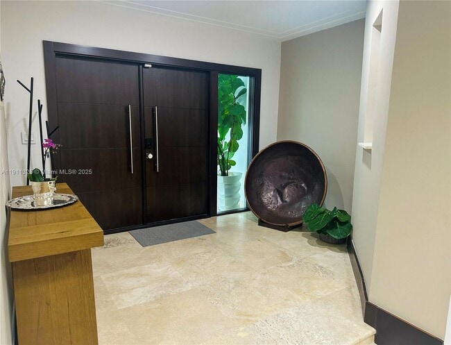 Foto del edificio - 247 Shore Dr S