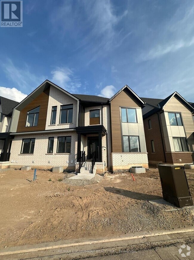 Building Photo - 6 Jack Bowerbank Blvd