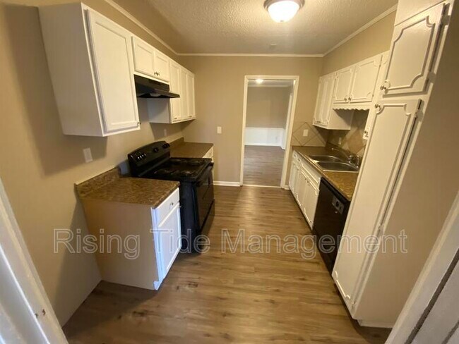 Building Photo - 405 Lance Ln