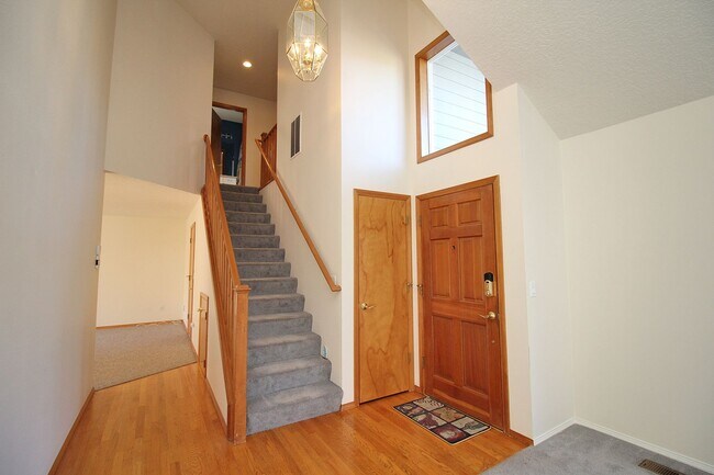 Building Photo - 9614 SW 54th Ave