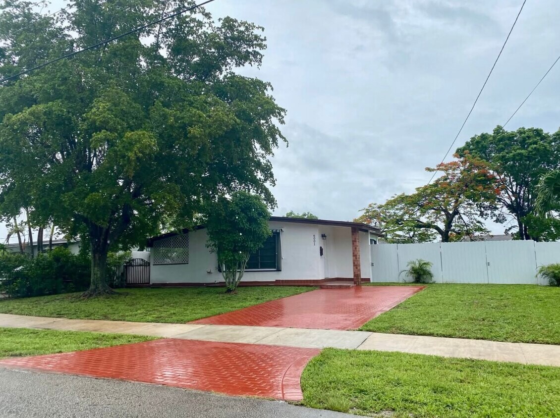 Foto principal - 6001 SW 116th Ave