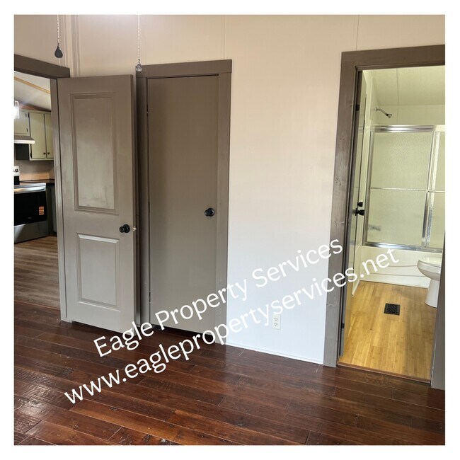 Building Photo - 298 Rolling Hills Rd