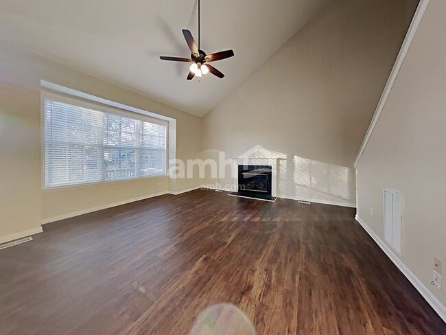 Foto del edificio - 864 Brookdale Ln