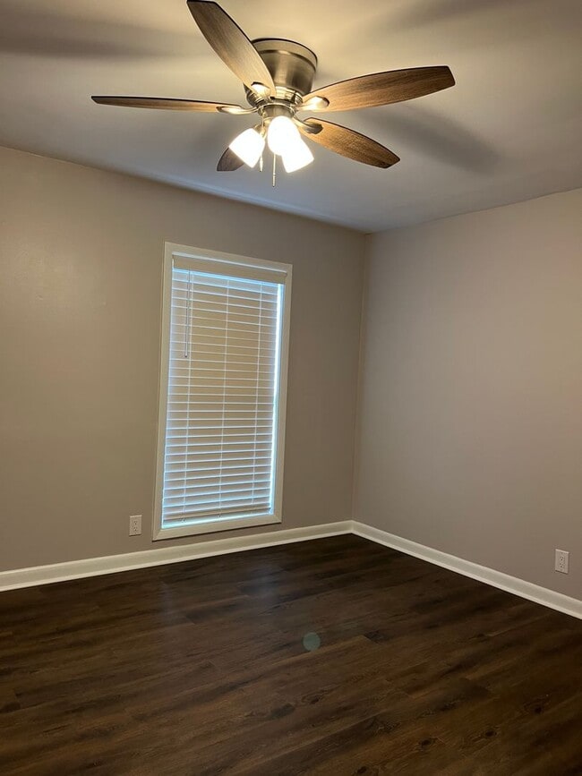 Building Photo - Newly renovated 1 bedroom/ South Nashville