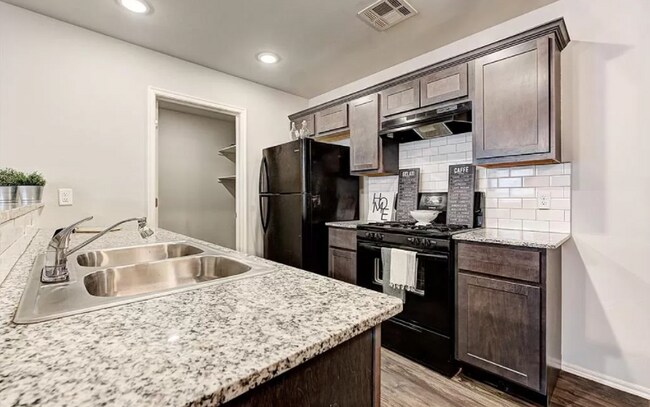 Foto del edificio - 8811 SW 45th St