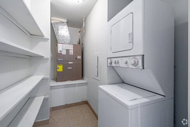 Platinum - 2 habitaciones, 1 baño - 900 pies cuadrados - Lavandería - Bradford Square