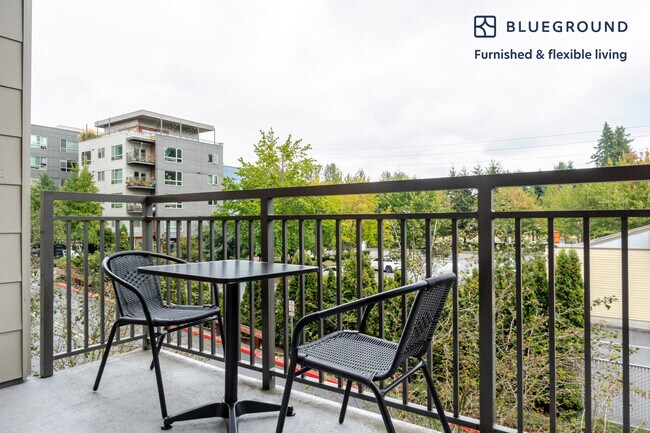 Building Photo - 15566 NE 22 Pl