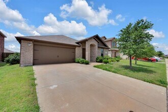 Building Photo - 2415 Anton Dr