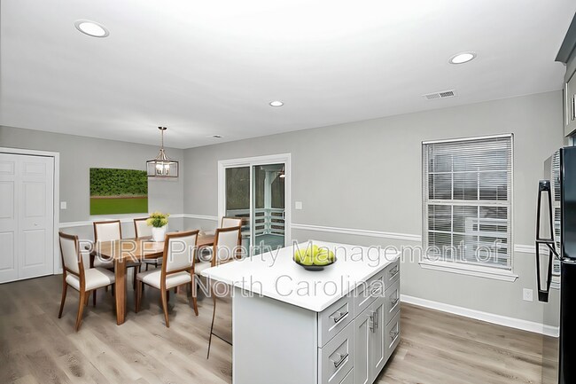 Foto del edificio - 8820 Maggie Robinson Rd