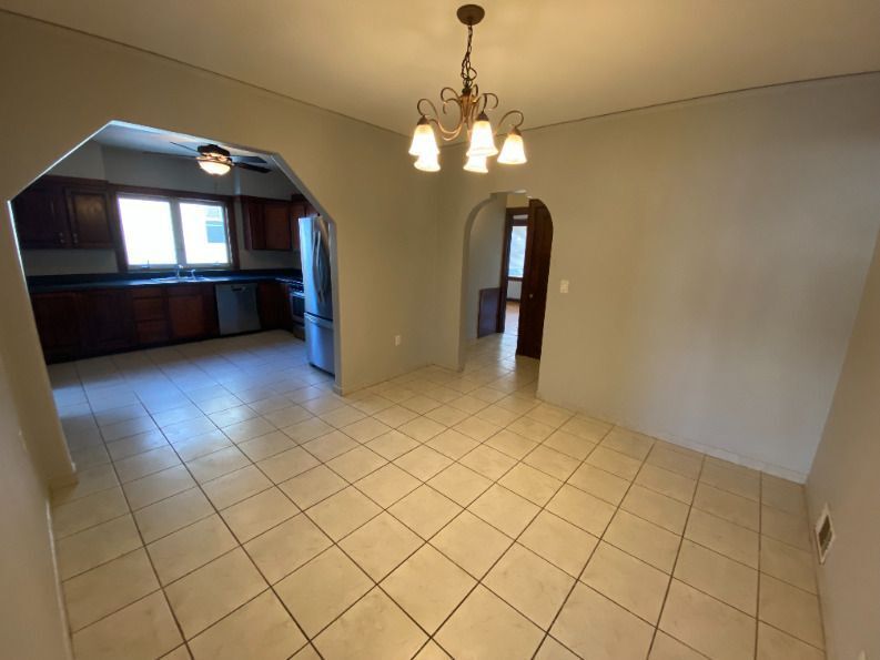 Foto principal - 2146 S Winchester St