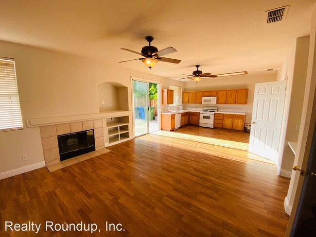 Building Photo - 3 br, 2 bath House - 9481 Windrift Ln