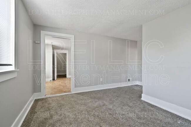 Foto del edificio - 3339 Taylor Blvd