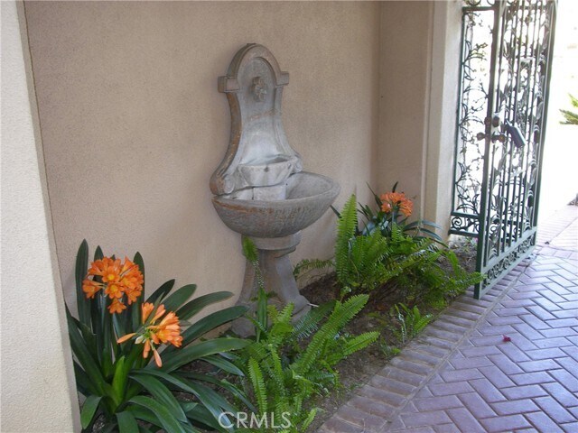 Foto del edificio - 12655 Stanton Ave