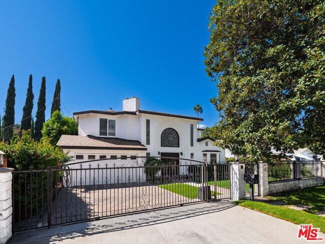 Foto del edificio - 5417 Allott Ave