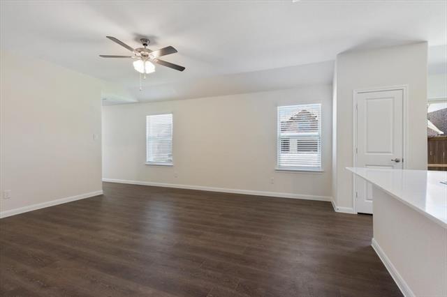 Building Photo - 3901 Oak Crk Cir
