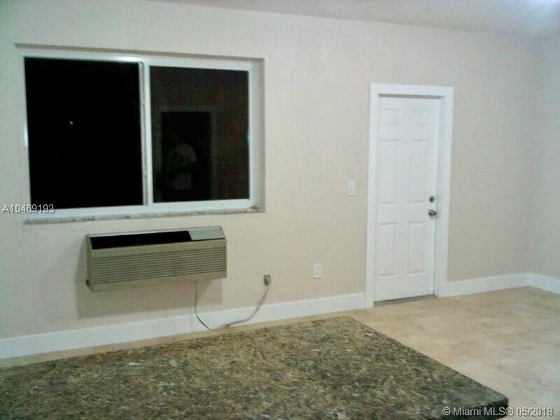 Primary Photo - 2160 Bay Dr