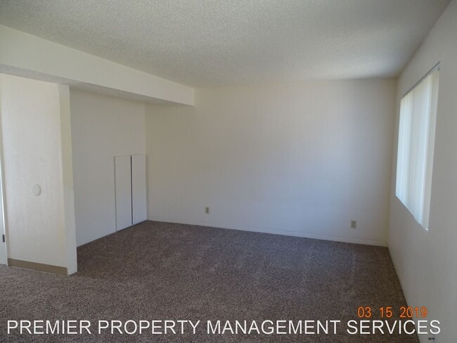 Building Photo - 700 1st St